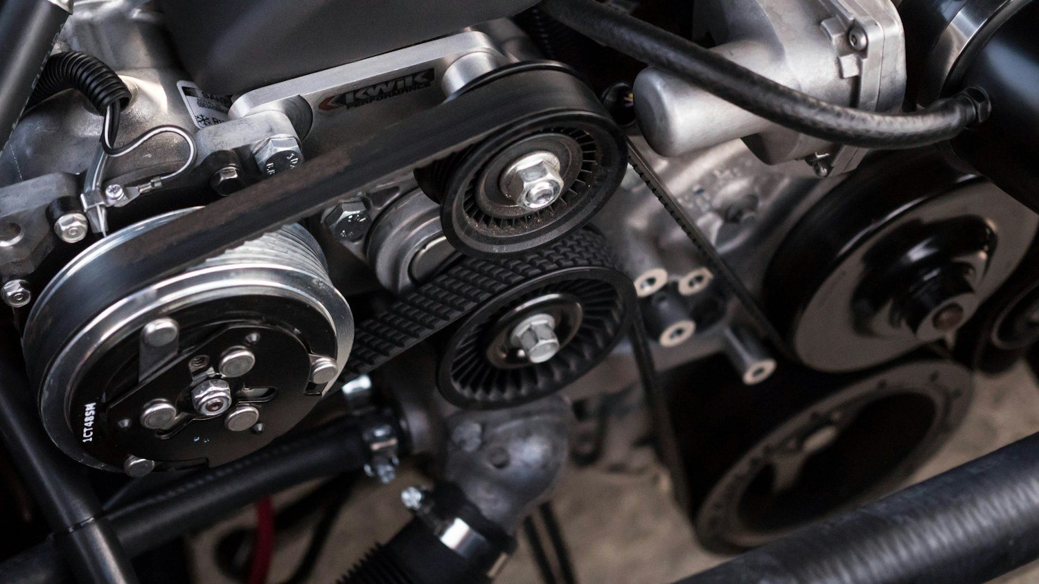 Không gian kỹ thuật và dụng cụ tại một garage